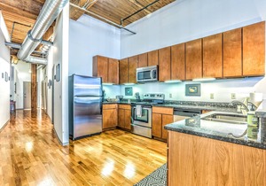 StaySTL- Stays-3 Bed Loft-Central Location-W/D-Dogs