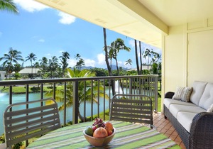 Steps to Beach,2BR Condo on Lagoon in Tropical Gardens on Kauai's Coconut Coast
