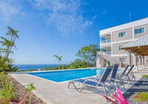 Sting Ray at Sea Scape, studio with huge pool amazing views