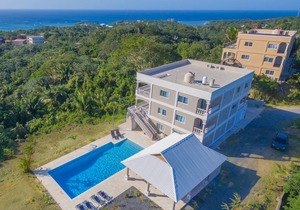 Sting Ray at Sea Scape, studio with huge pool amazing views