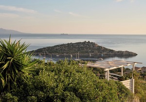STONE BUILT 3 BEDROOM LUXURY VILLA WITH PRIVATE INFINITY POOL AND SEA VIEW