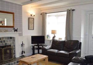 Stone Holiday Cottage In Scarborough With 4 Poster Bed & Bunk Beds