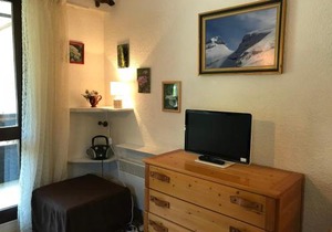 Studio 30m² pied des pistes à Corrençon, balcon, accès golf et randonnées, calme assuré - FR-1-515-92