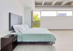 Studio Apartment in Poblado with 24 hour doorman and guests are free