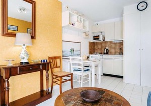 Studio cabine à Carnac: 24m², proche plage/commerces, parking, balcon sud, petit animal ok - FR-1-477-108