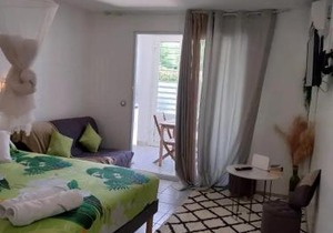 Studio confortable à Sainte-Anne de 20 m² avec jardin