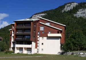 Studio cosy au pied des pistes, parfait pour famille, avec balcon, proche golf et randonnées - FR-1-515-99