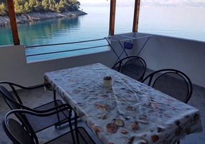 Studio flat near beach Cove Mala Pogorila, Hvar (AS-8952-a)