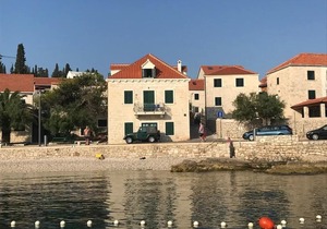 Studio flat near beach Sutivan, Brač (AS-17796-b)