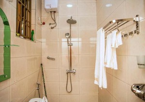 Studio - Sleeps 2 - Free Shuttle