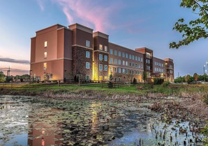 Studio Suite Near Turkey Creek Shopping District | Shared Outdoor Pool + 24h Business Center