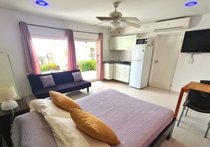 Studio with pool view a few minutes from Eagle Beach in Aruba!
