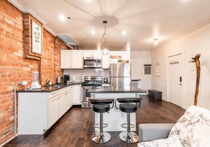 Stunning 1BR - Boutique Apartment - PRIME Location!