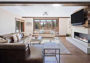 Stunning 3390 sqft, 5 bed, 5 bath Residence in Private Lakefront Community