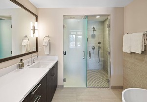 Stunning 3390 sqft, 5 bed, 5 bath Residence in Private Lakefront Community