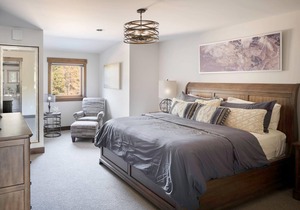 Stunning 3390 sqft, 5 bed, 5 bath Residence in Private Lakefront Community