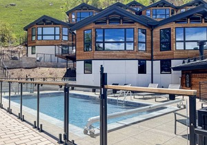 Stunning Aspen Mountain Views! Renovated Home with Gas FP, Parking, W/D, and AC On Upper Level