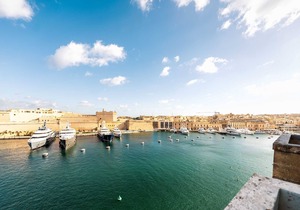 Stunning Holiday Home with Gorgeous Harbour Views.