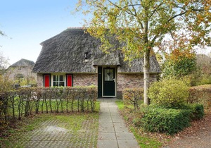 Stunning home in Den Ham with WiFi