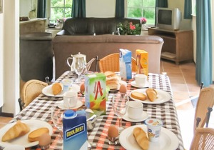 Stunning home in Den Ham with WiFi