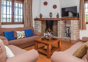Stunning Home In Iznájar With Wifi