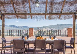 Stunning Home In Iznájar With Wifi