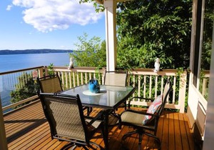 Stunning House with Views of Puget Sound! Ideal for Family Reunions