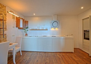 Stunning private villa with private pool, WIFI, A/C, TV, veranda, panoramic view, close to Florence