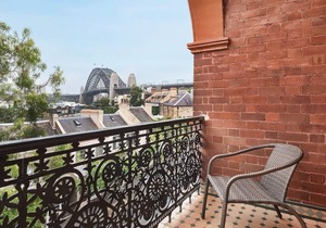 STUNNING SYDNEY HOME 11