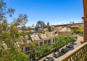 STUNNING SYDNEY HOME 11