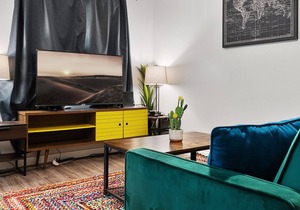 Stylish 1BR Near UT | Highland | Evonify