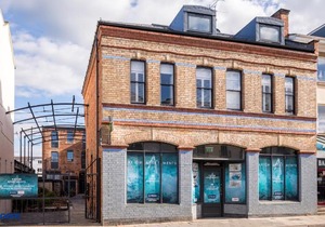 Stylish 2 Bedroom Town Centre Apartment