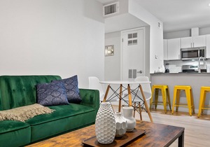 Stylish 2BR in Highland Austin TX 3630