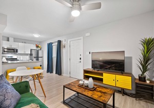 Stylish 2BR in Highland Austin TX 3630