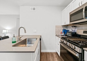 Stylish 2BR in Highland Austin TX 2382