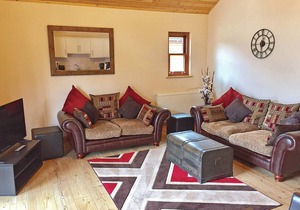 Stylish and chic lodge, perfect for romantic getaways.