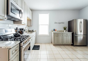 ❤️ Stylish and Cozy 2BR in Logan Square!