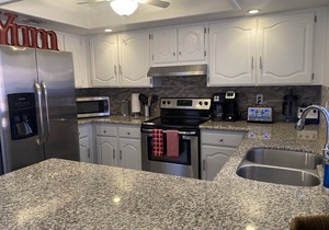 Stylish Remodel in Resort Setting: Absolutely Gorgeous! Perfect Location!