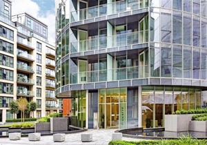 Stylish two bedroom riverside flat