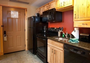 Suite + Balcony | Pool + On-Site Waterpark!