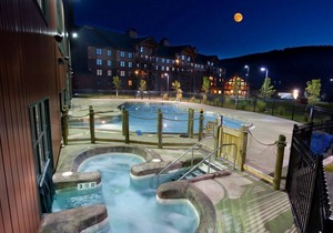 Suite + Fireplace & Balcony | Onsite Waterpark