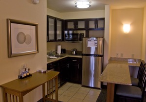 Suite with Pool Access, Free Shuttle, Buffet Breakfast + 24h Business Center