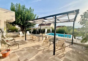 Summer app Pool spa Jacuzzi city center