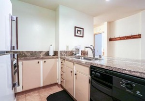 Summit 211 Apartment