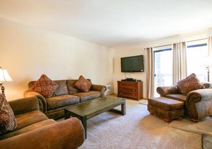 Summit 211 Apartment