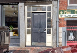 Sunlit Beacon Hill 2BR w/W/D, nr Boston Common, by Blueground