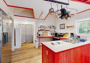 Sunlit cottage next to Acadia - sparkling full kitchen - 1 mile to downtown