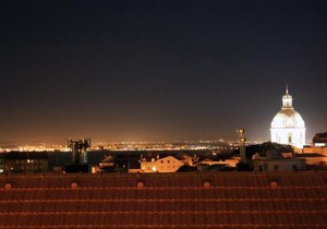 Sunny 3BDR Apartment in Graça by LovelyStay