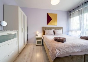Sunny Apartment in Studentski grad, behind UNSS
