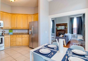 Sunny & bright - cute 1 BR apt in historic SPR